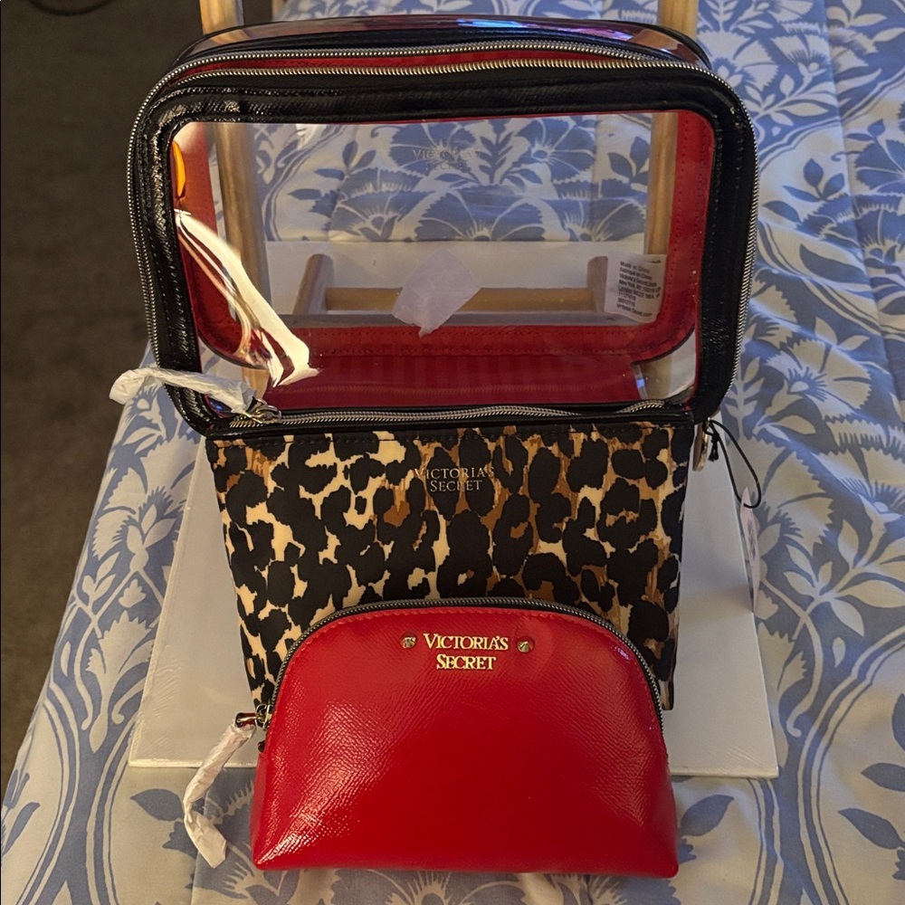NWT 3 Piece Victoria’s Secret Makeup Bag Set